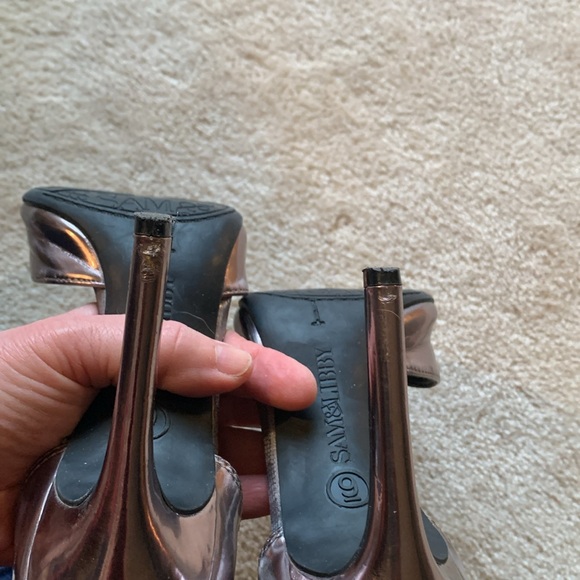 Silver heels - Picture 9 of 12